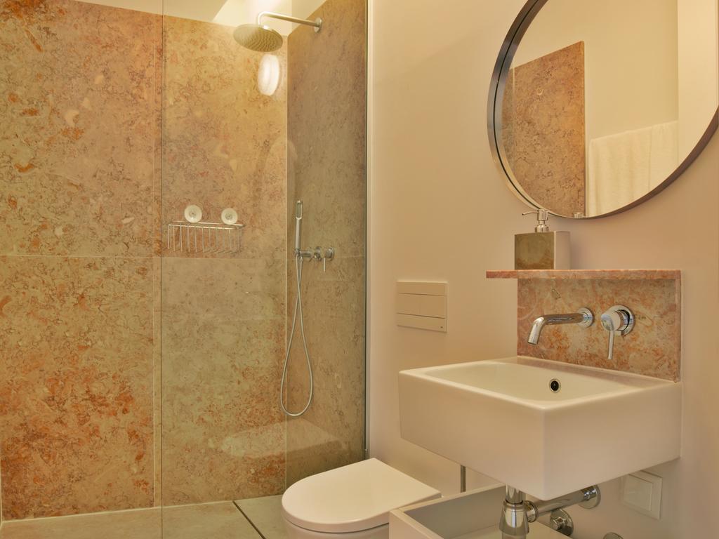 Five Stars Combro 7 Lisbon
