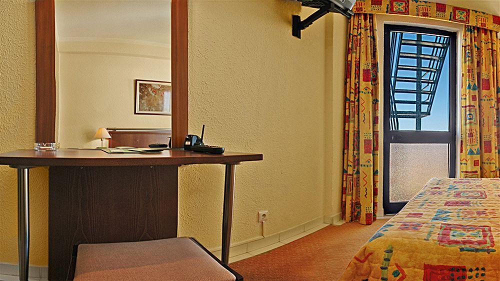 Holiday Express & - Principe Real By Ihg Hotel