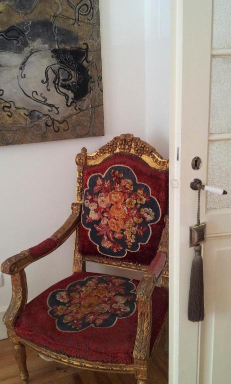 Whatever Art Bed & Breakfast *