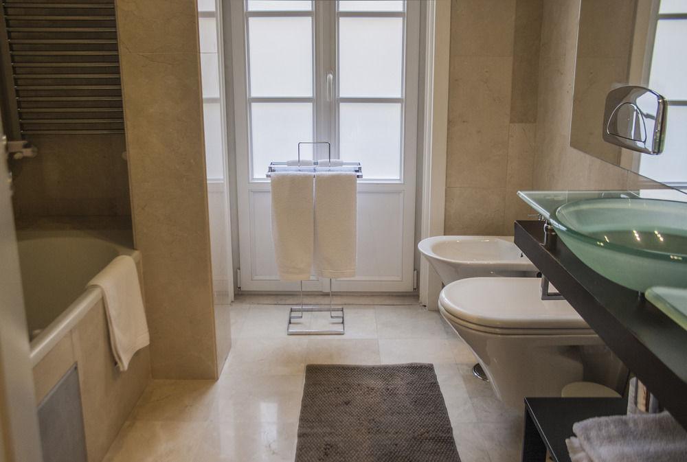 Chiado Deluxe By Architecture Tote Ser * Lisbon