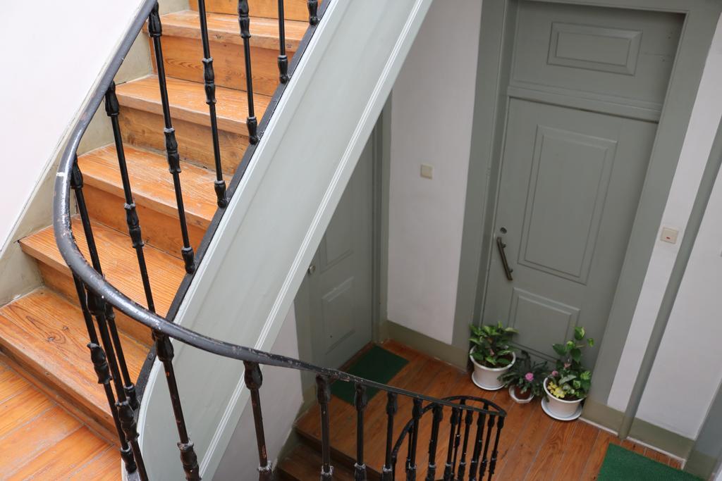Chiado Bairro Alto, Bright And Newly Renovated 3 Bedroom Apartment, Historical Center * Lisbon