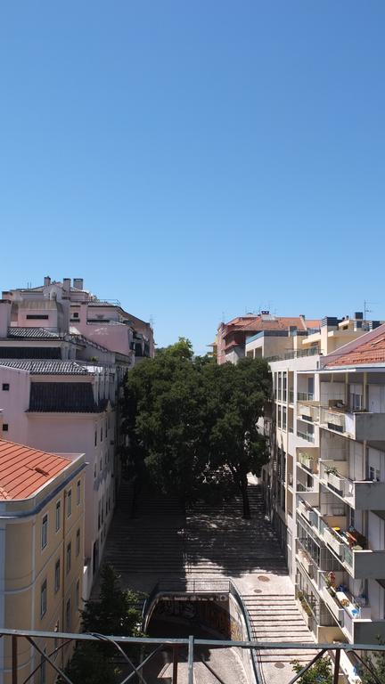 Quiet And Sunny * Lisbon