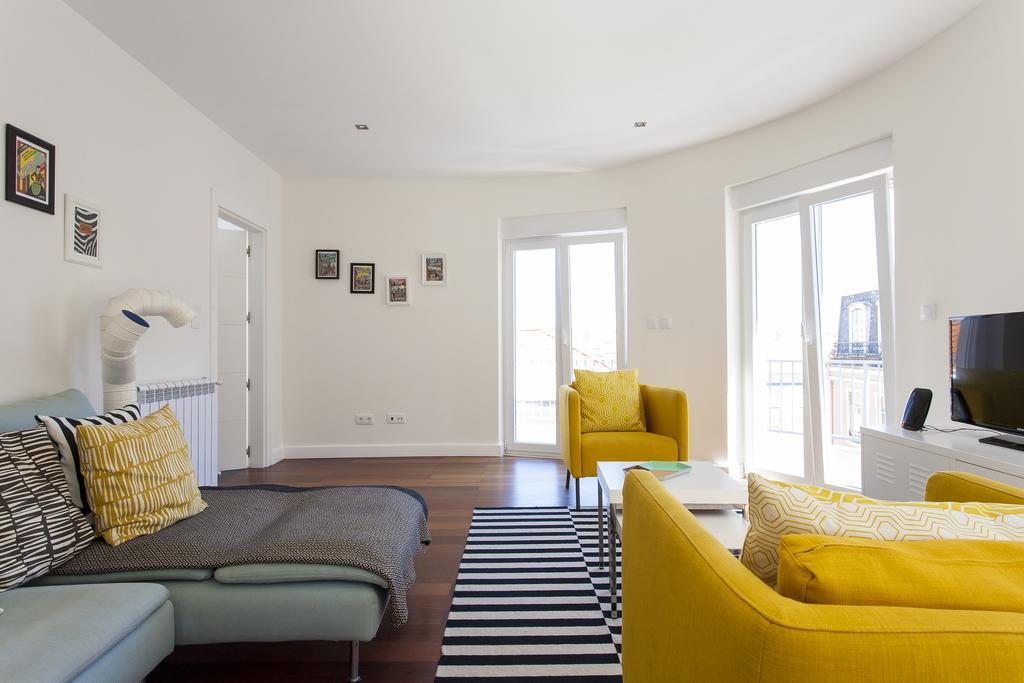 Altido Joyful 2br With Terrace Nearby São Bento Palace *