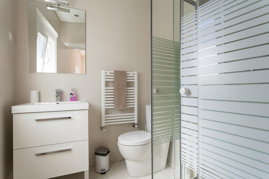 Altido Joyful 2br With Terrace Nearby São Bento Palace Lisboa