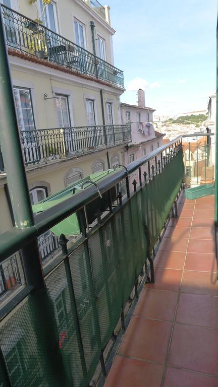 Terrace View In Chiado Apartamento