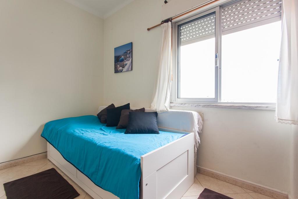 Moscavide Nº 1 M1 Homestay Lisbon