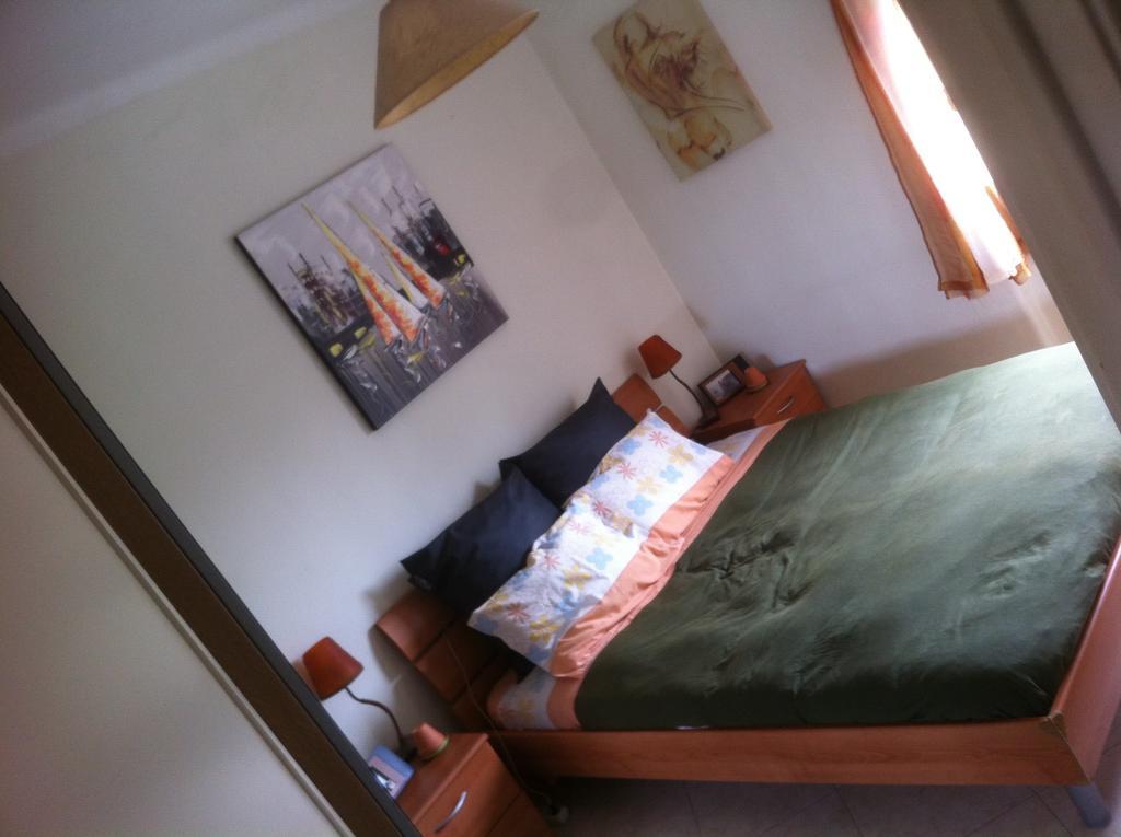 Moscavide Nº 1 M1 Homestay Lisbon