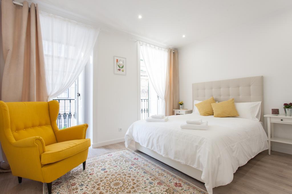 White Tiles In Center Apartment