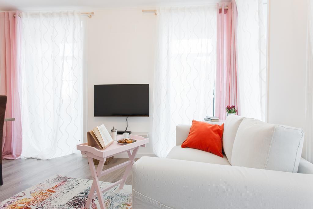 White Tiles In Center Apartment *