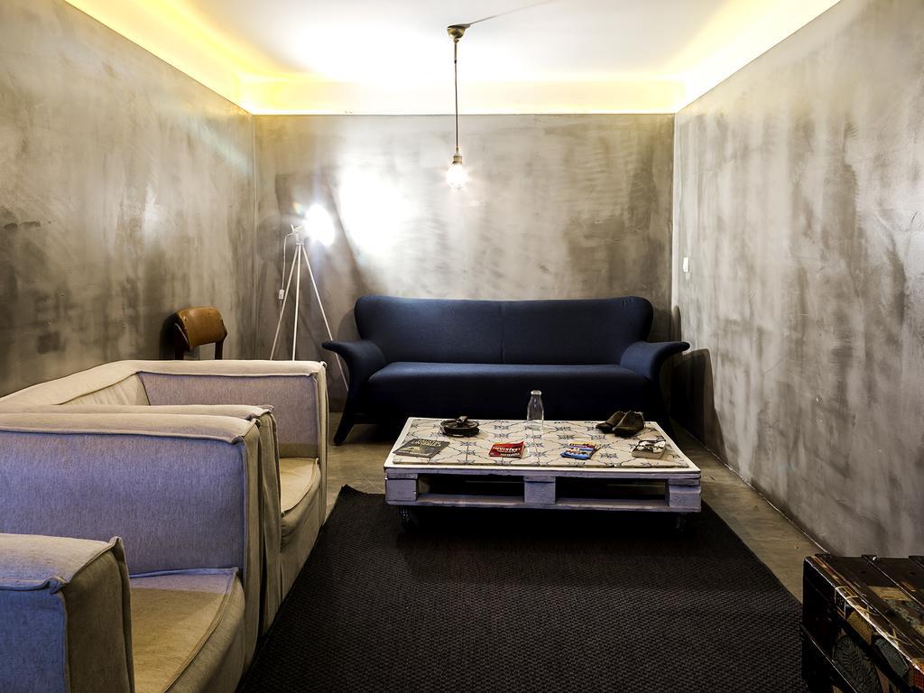 Alojamento de Acomodação e Pequeno-almoço Santa Bica Eat Drink & Sleep Lisboa