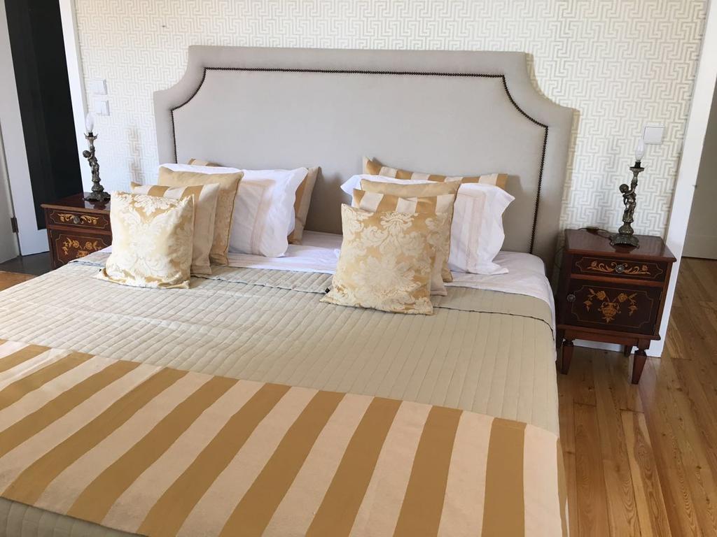 Chiado 4-bedroom Flat Apartment *