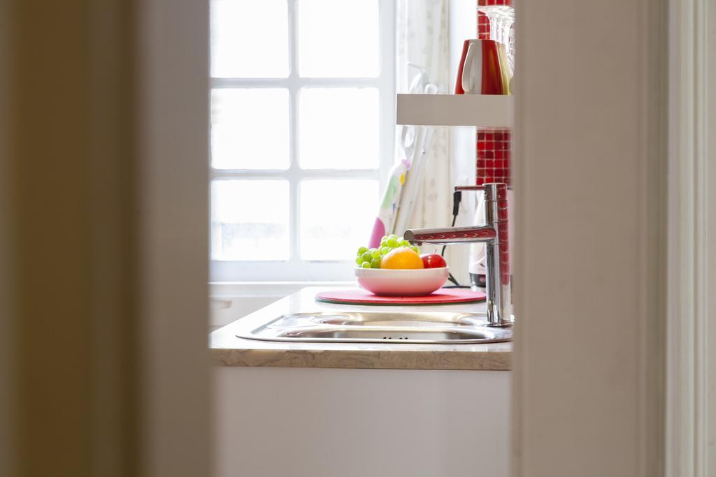 Joivy Classic 3Br Home With Workspace In Chiado, 2Mins From Baixa-Chiado Subway