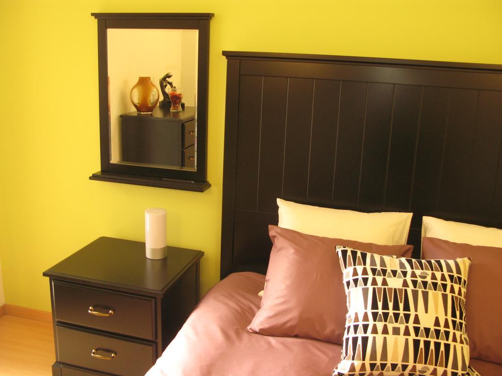 Airport Apartment *