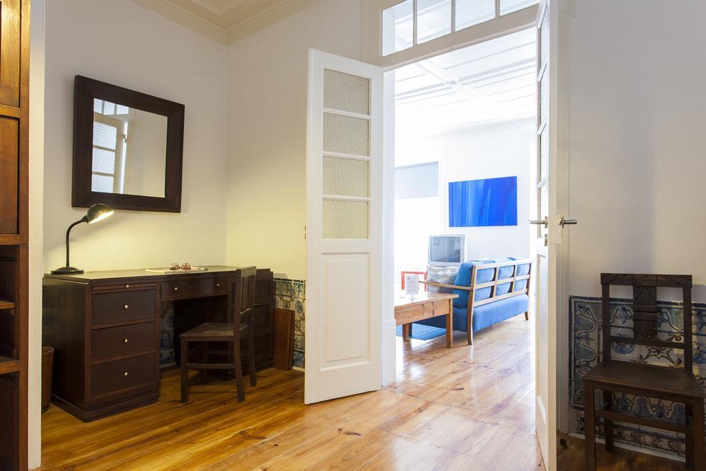 Apartment Joivy Classic 3Br Home With Workspace In Chiado, 2Mins From Baixa-Chiado Subway Lisbon