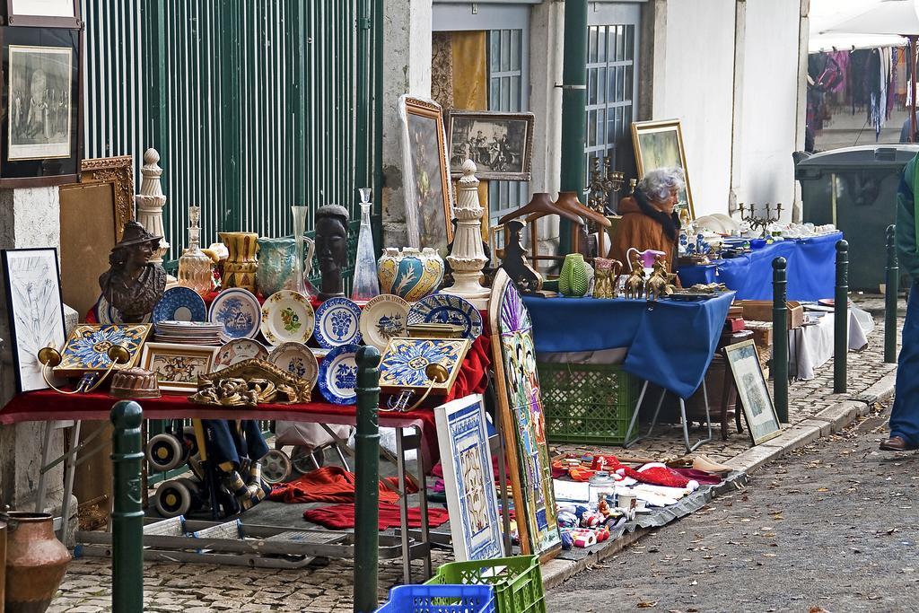 New Bright And Cozy In Graca Lisbon