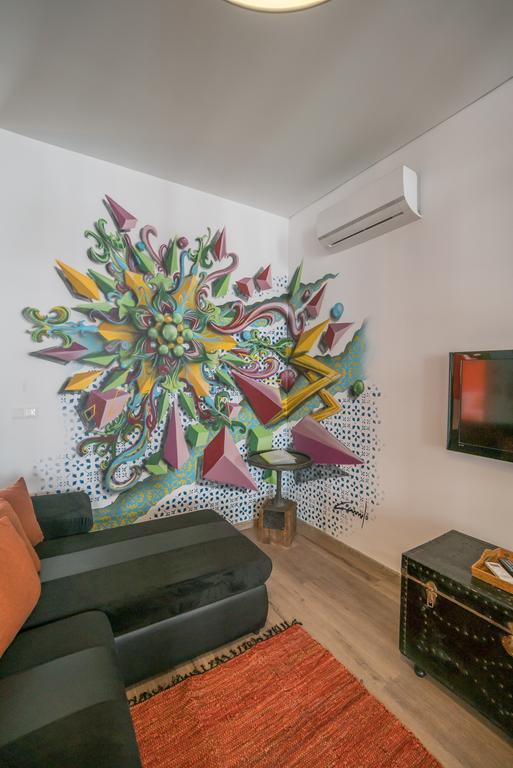 Cais Do Sodre - Nearby Pink Street, Time Out Market By Ld *