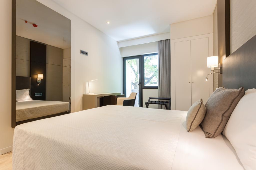 Hotel Capital *