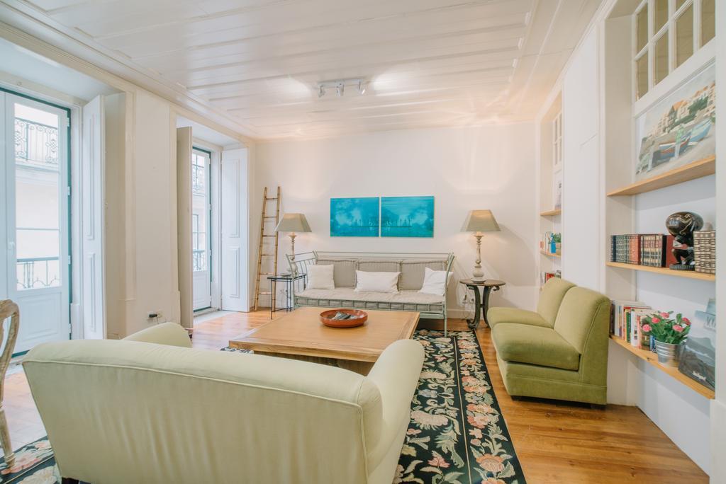 Camoes Deluxe Bairro Alto Apartment Lisbon