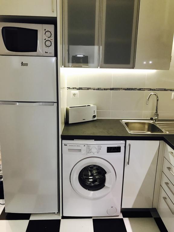Excellent 2 Bedroom In Apartment