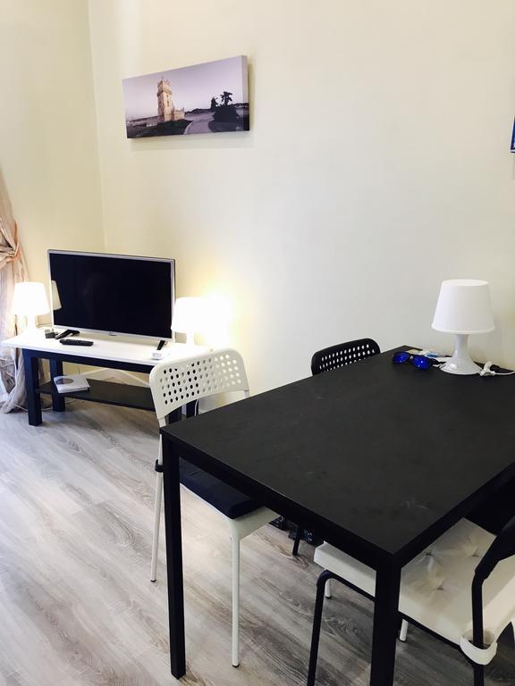 Excellent 2 Bedroom In Apartment *