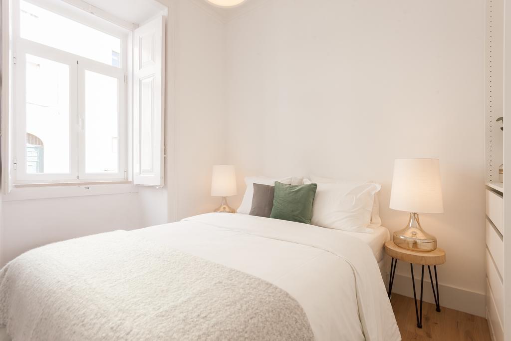 Your Santa Apolonia Apartment *