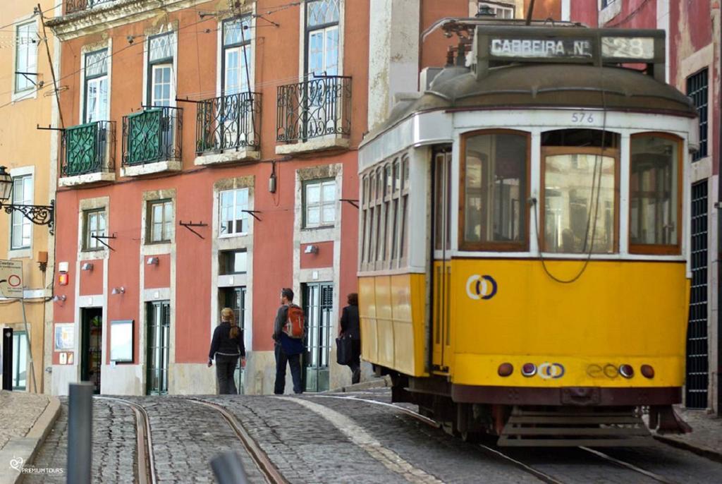 Bairro Alto Bronze Of Art Apartment Lisbon