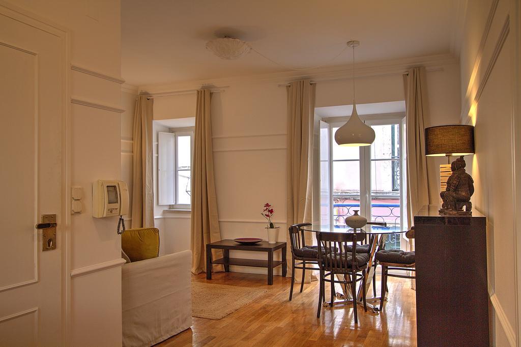Heart Of Bairro Alto-live Like A Local Lisbon