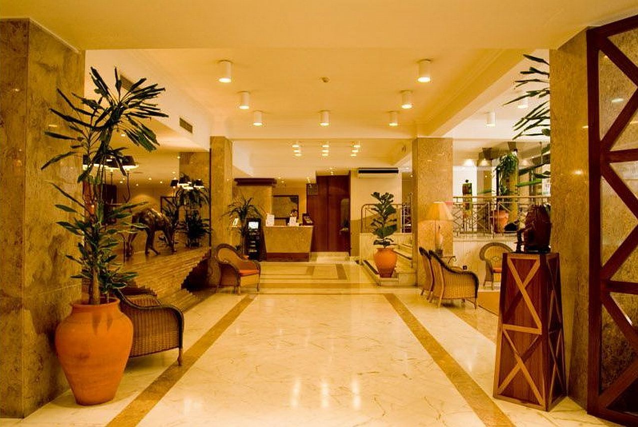 Holiday Express & - Principe Real By Ihg Hotel Lisbon