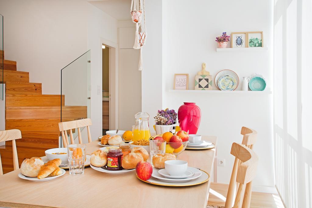 Apartment Sweet - Gloria
