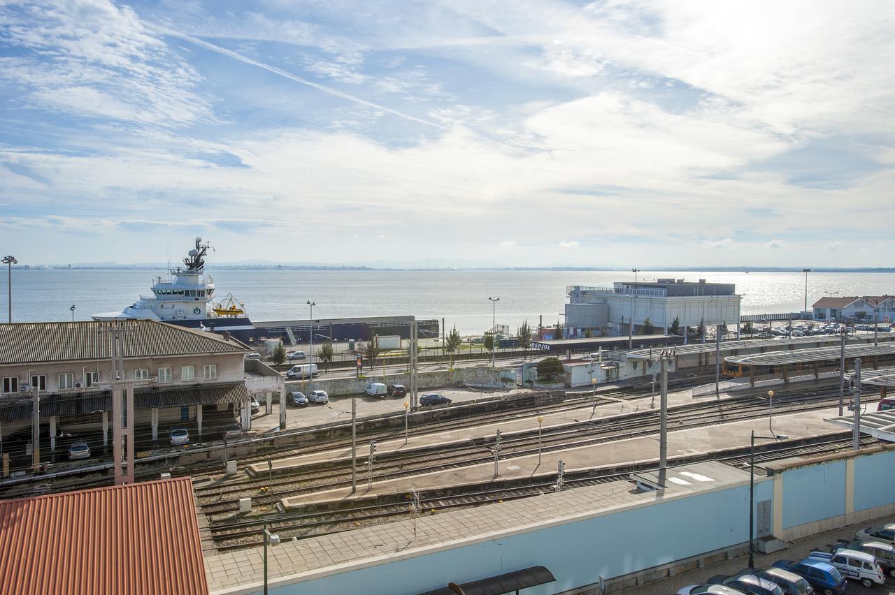Apolonia 3 Frontal River View Apartment Lisbon