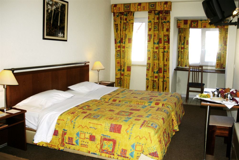 Holiday Express & - Principe Real By Ihg Hotel Lisbon