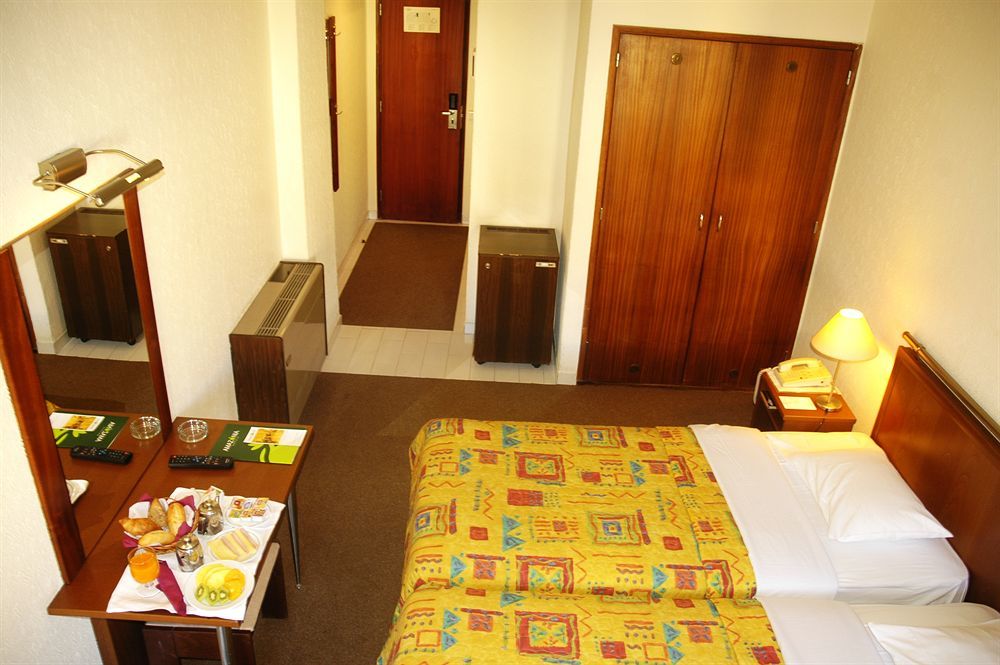 Holiday Express & - Principe Real By Ihg Hotel