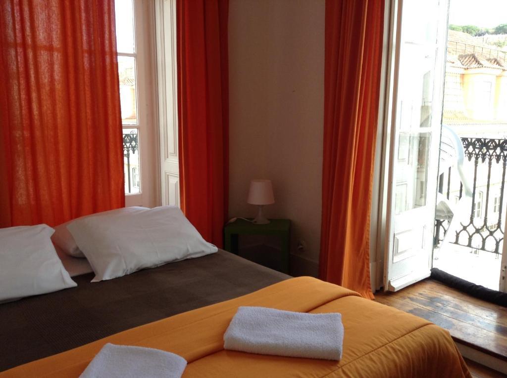 Riverview Hostel *