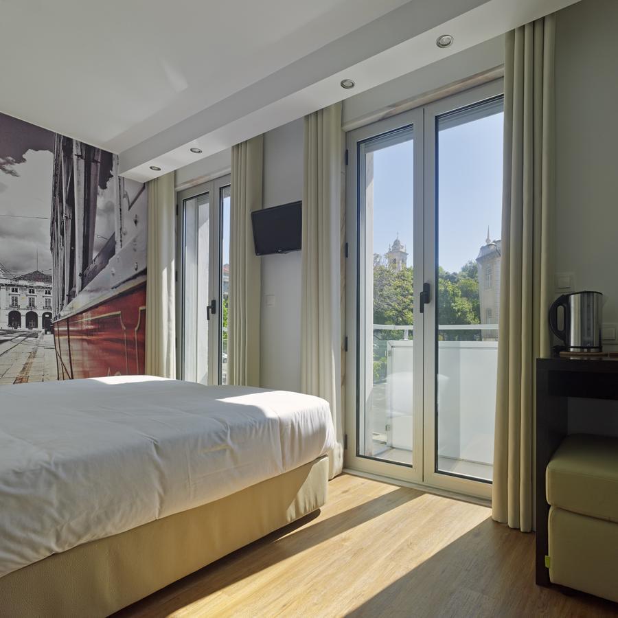 & By Aparthotel 3*