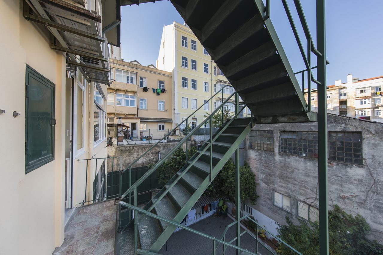 Spacious 4bdr River View Apartment Lisbon