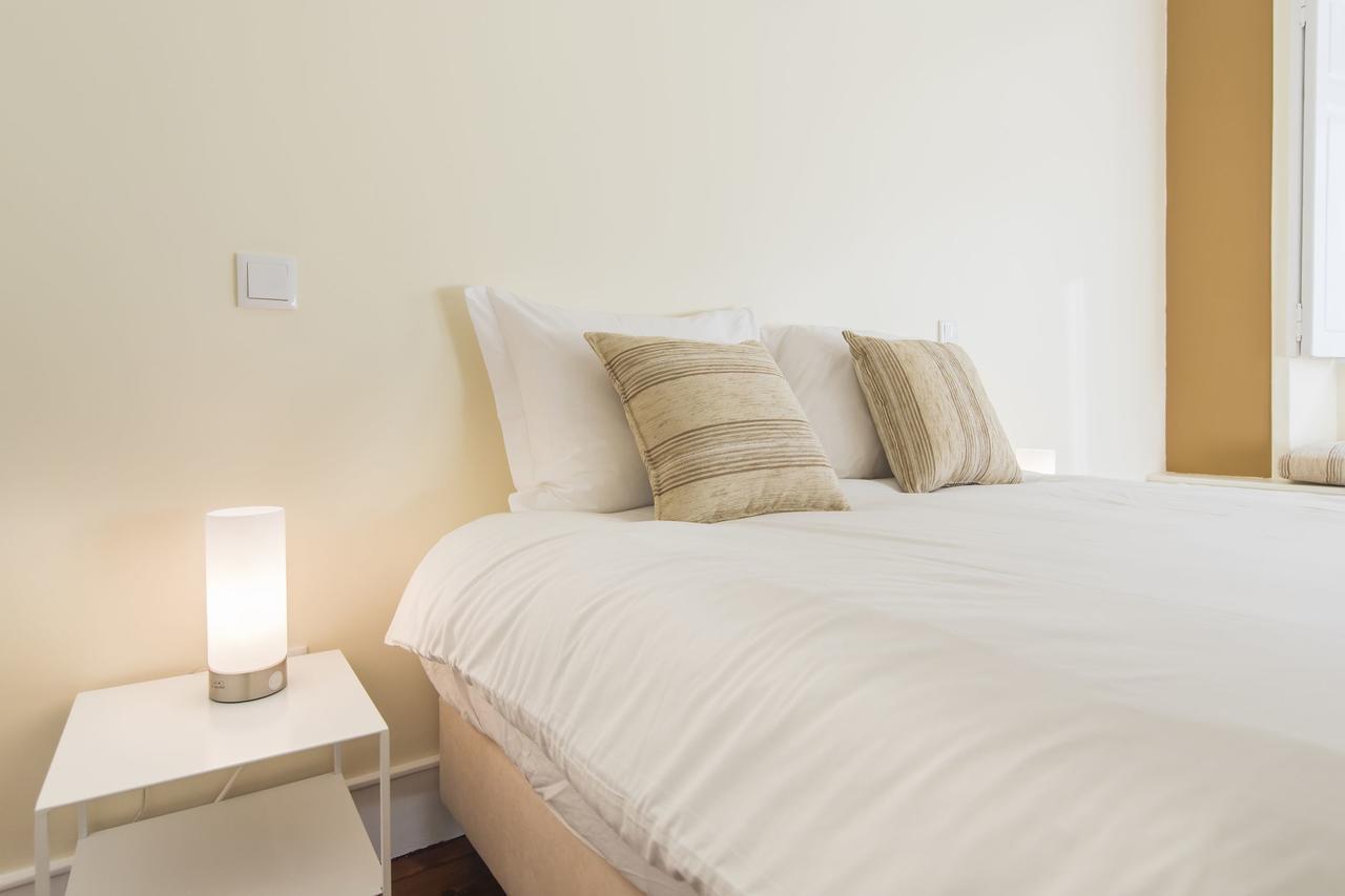 Spacious 4bdr River View Apartment