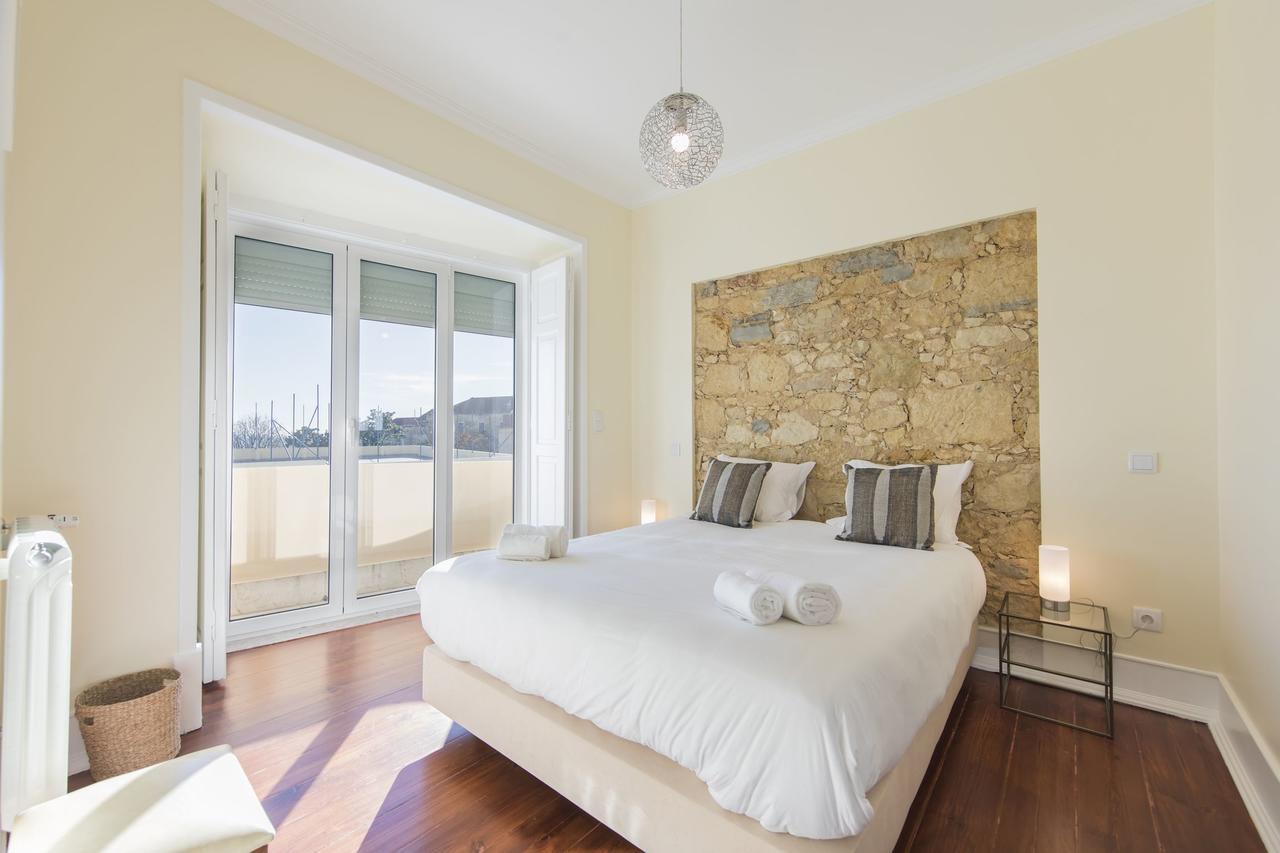 Spacious 4bdr River View Apartment Lisbon