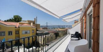 Near River * Lisboa