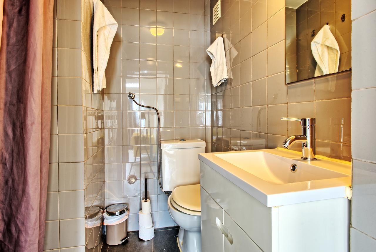 Sao Pedro 30 Guests Apartment Lisbon