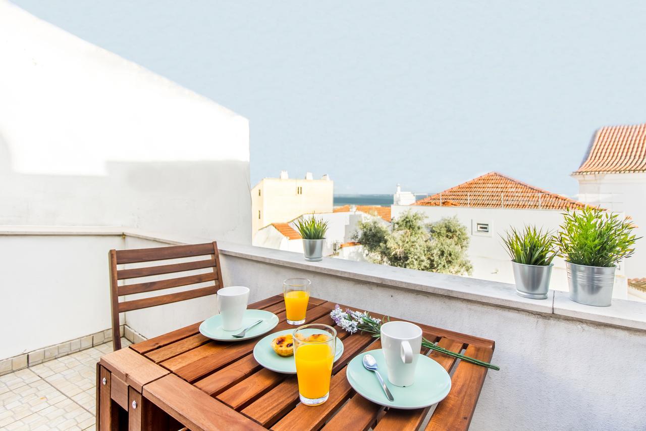 Alfama Lovely Duplex Apartment *