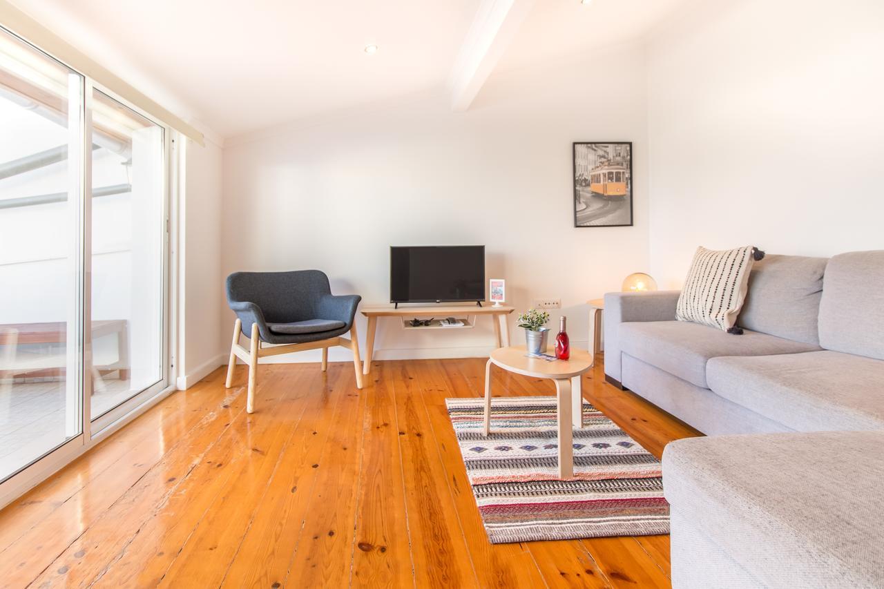 Alfama Lovely Duplex Apartment *