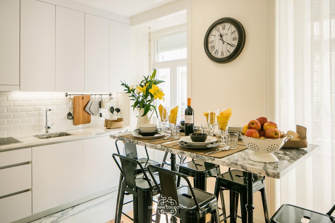 Very And Charming 60 By Lisbonne Collection * Lisbon