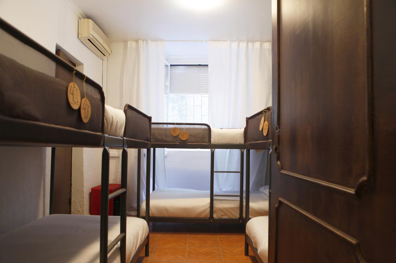 Avenida Hostel *