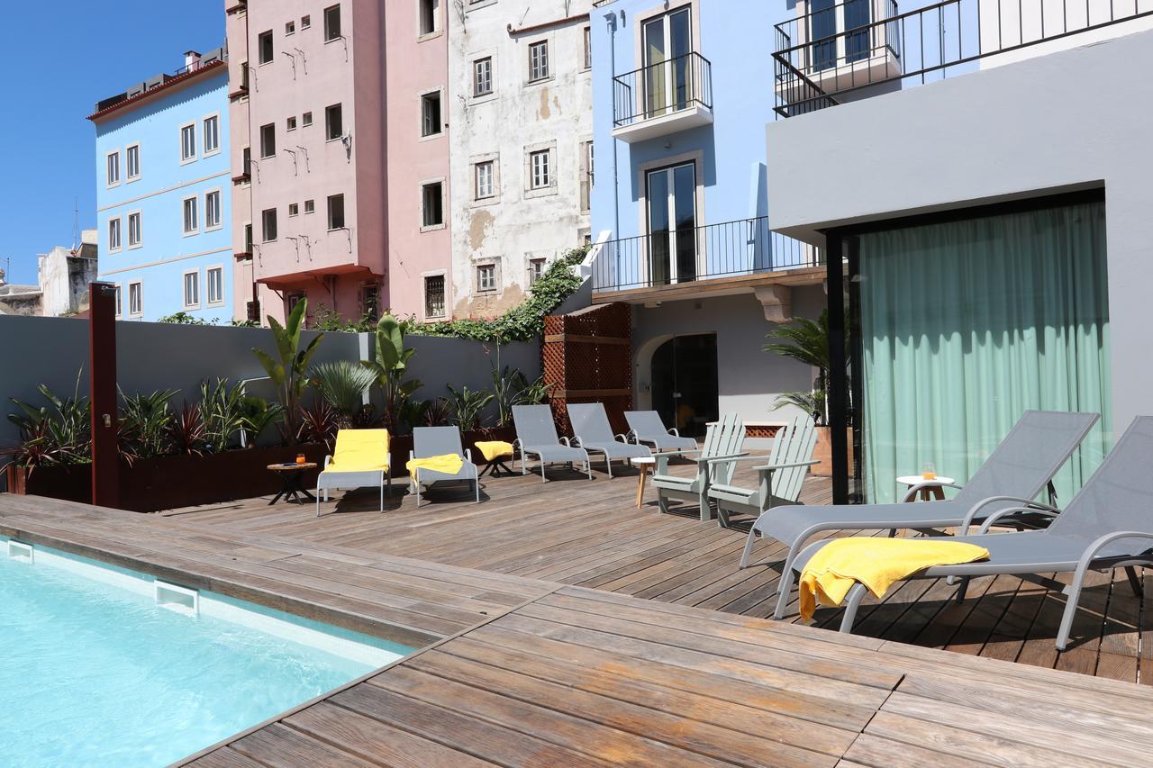 Light Blue - Downtown Apartment