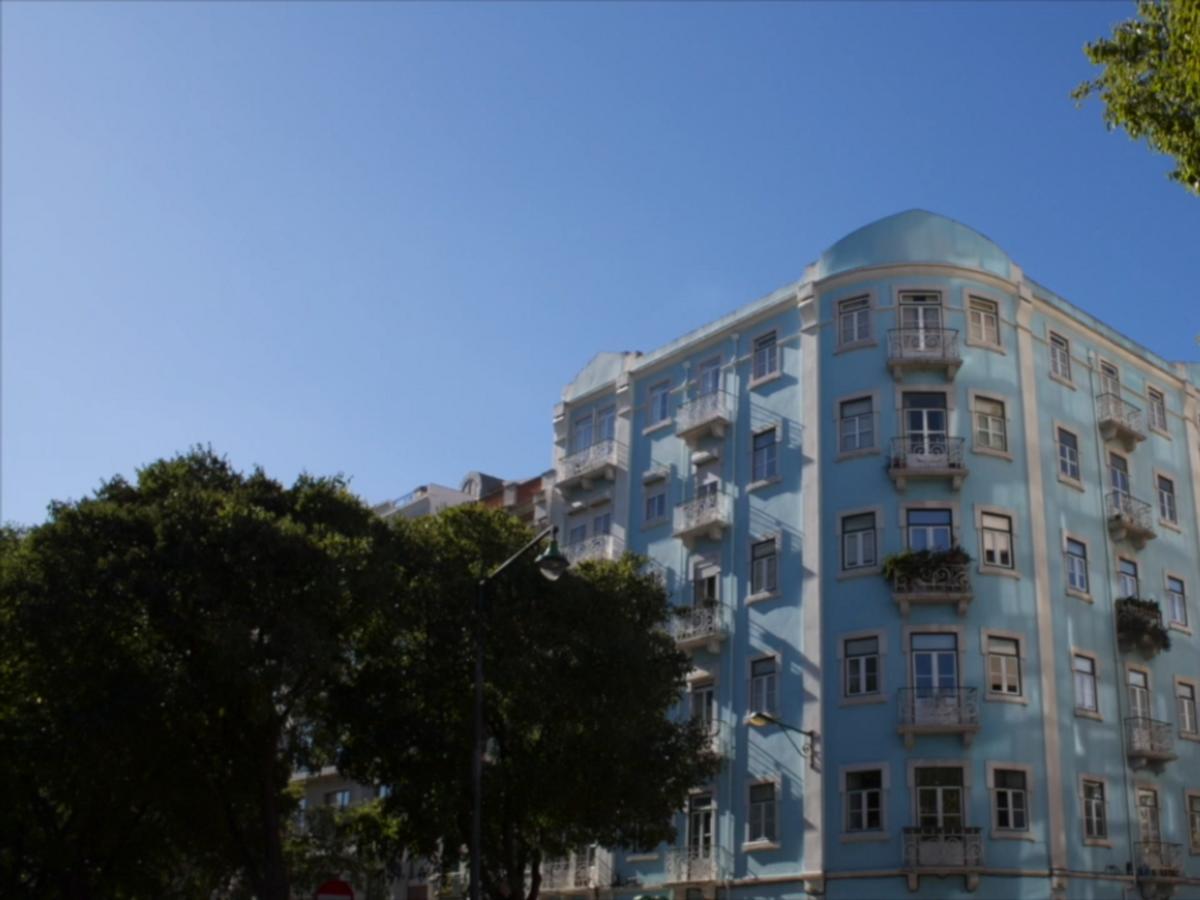 White And Grey Apartment Lisbon