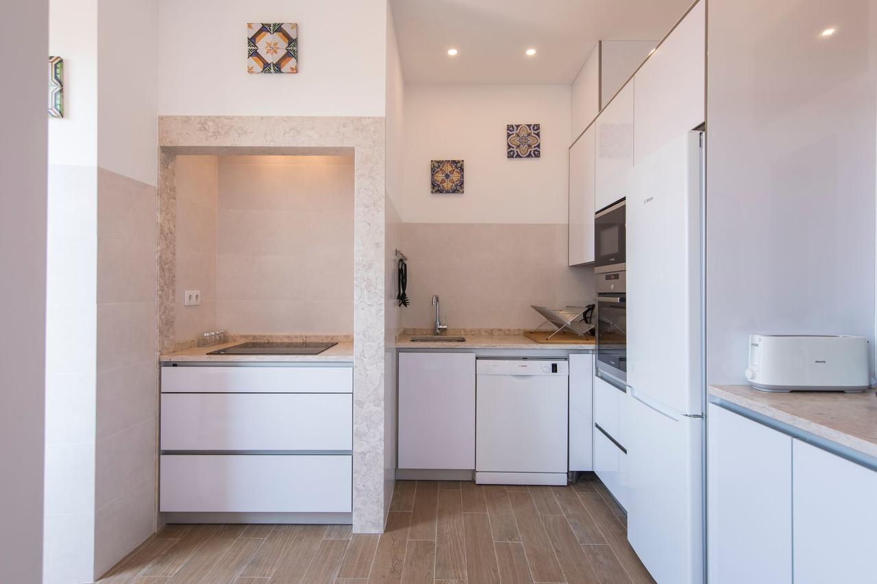 Lovelystay - Comfortable With River Views Apartment