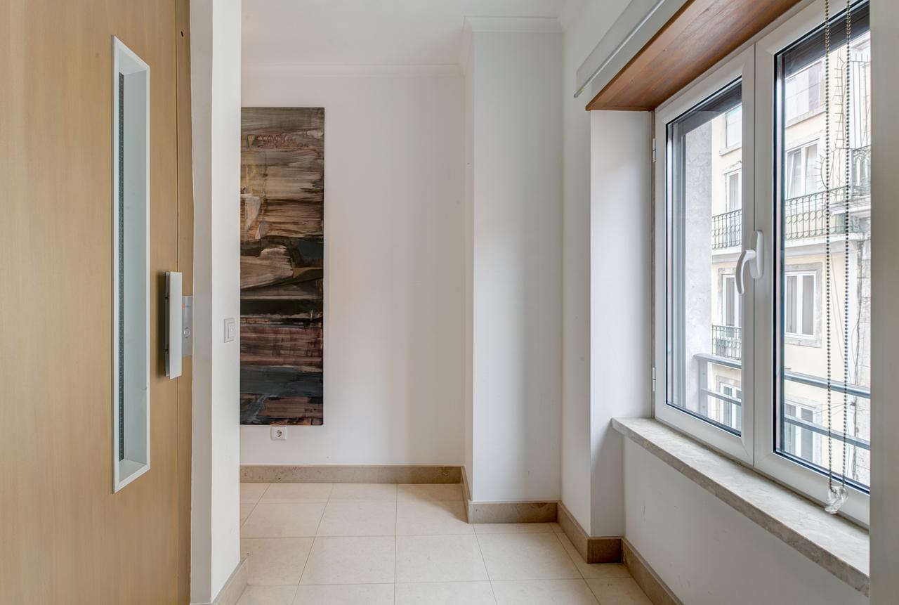 Apartment Empire Building By Homing Lisbon