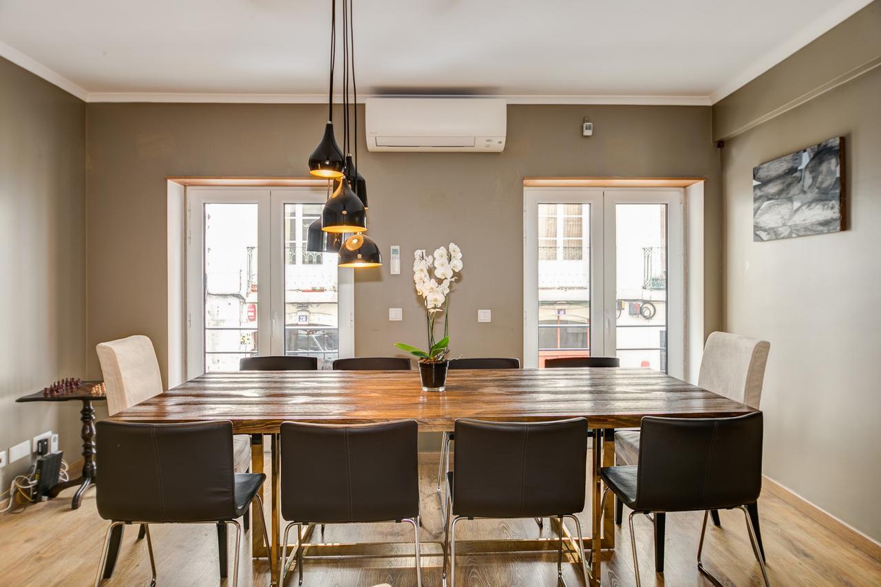 Empire Building By Homing Apartment *