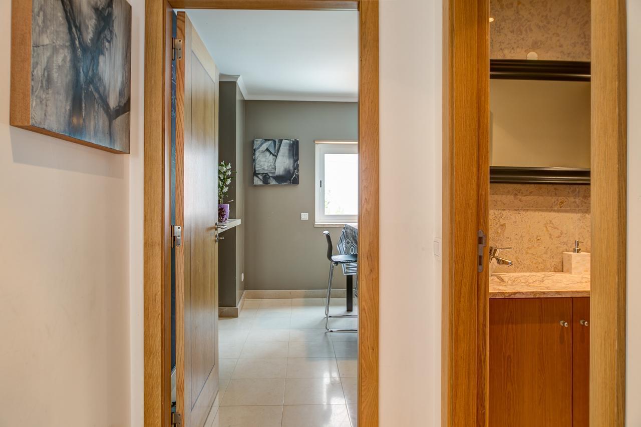 Empire Building By Homing Apartment *