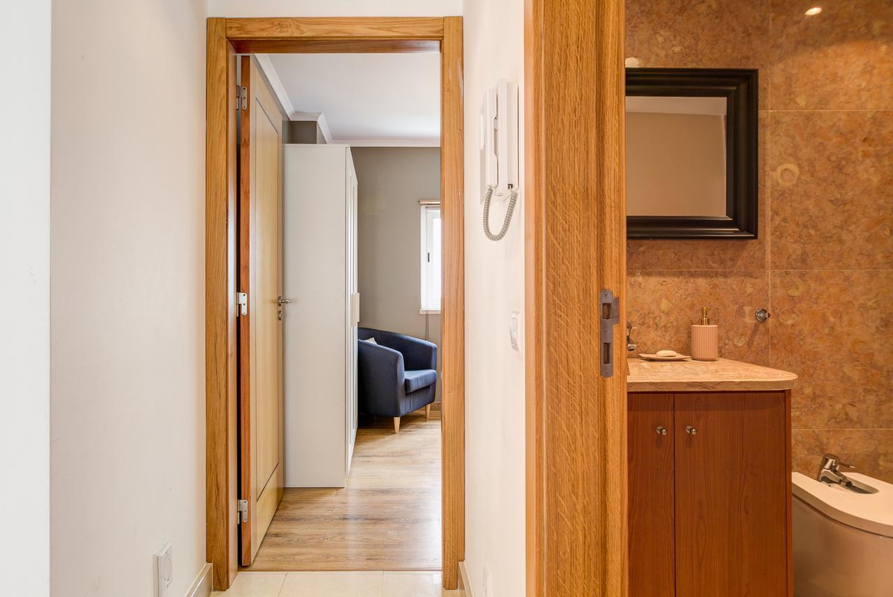 Apartment Empire Building By Homing Lisbon